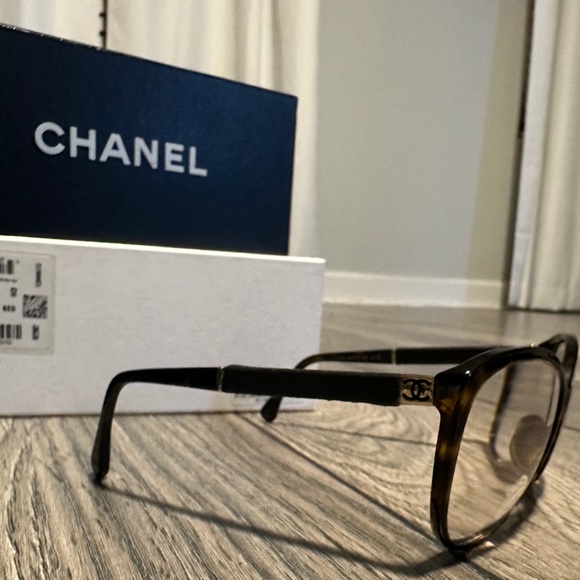 CHANEL READING GLASSES - Picture 5 of 16